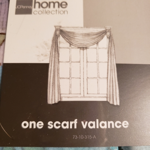 Home Collectino One Scart Valance - Picture 6 of 13